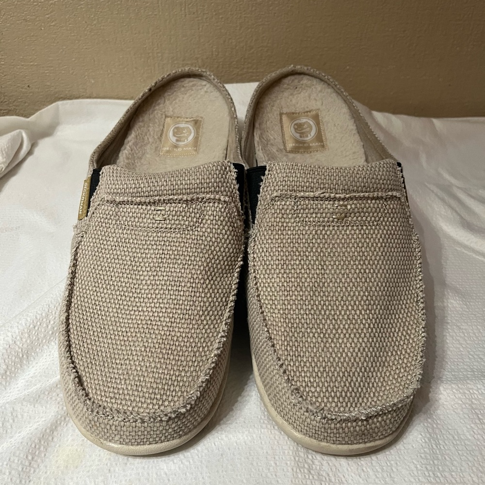 Gecko Man Clogs - Picture 2 of 9